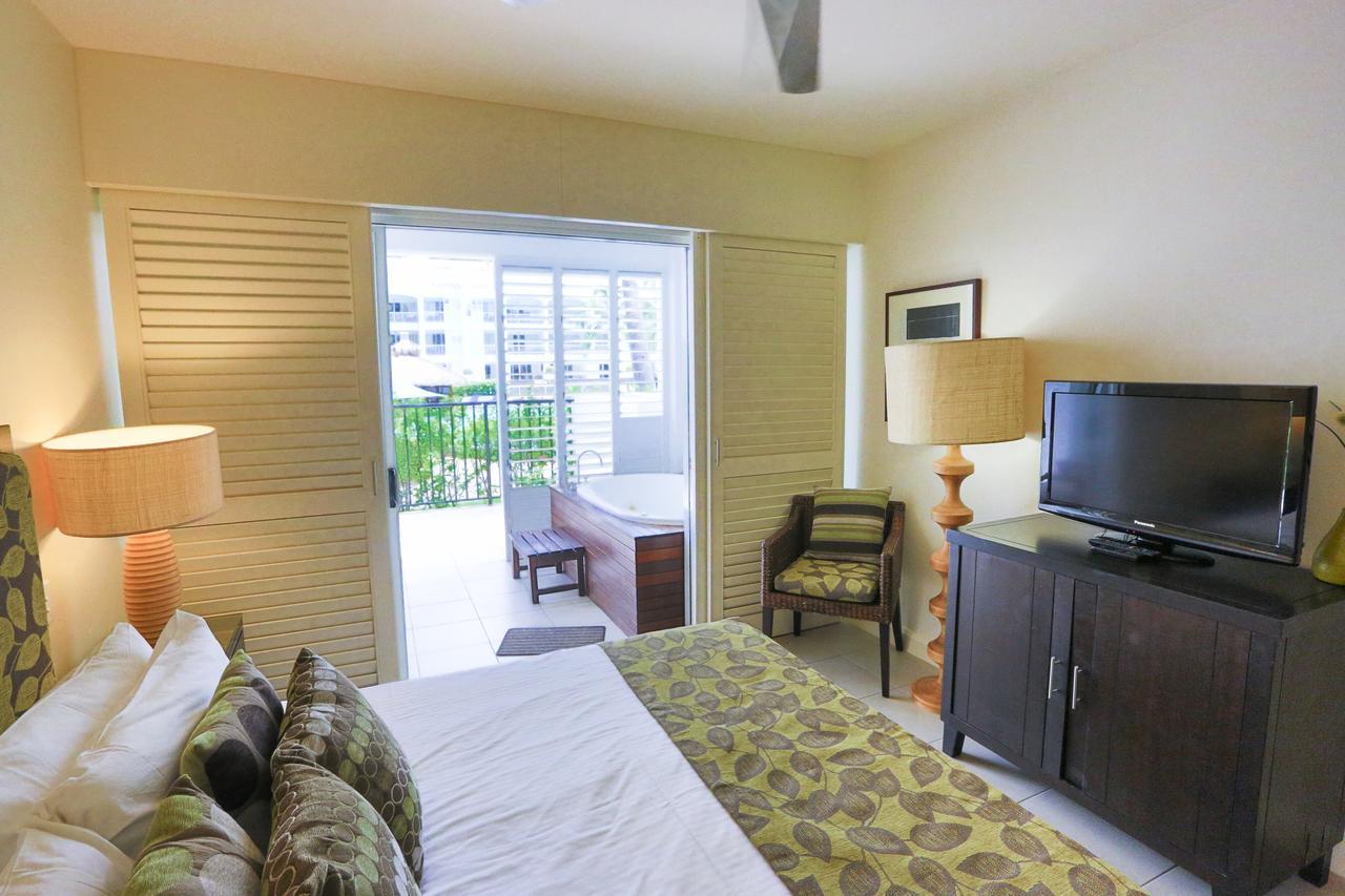 The Beach Club Premium Private Apartments Palm Cove Exterior photo
